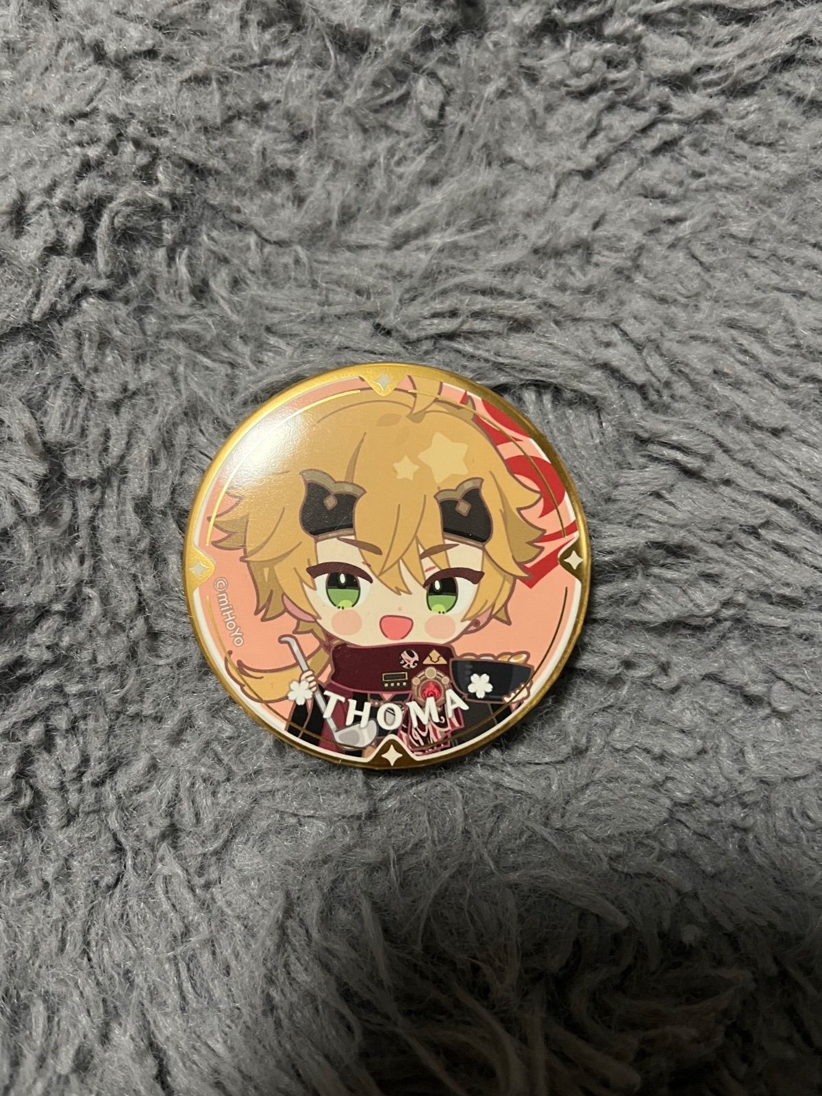 原神　スイパラ　缶バッジ　トーマ 原神 スイパラ ちびキャラ 缶バッジ トーマ - メルカリ