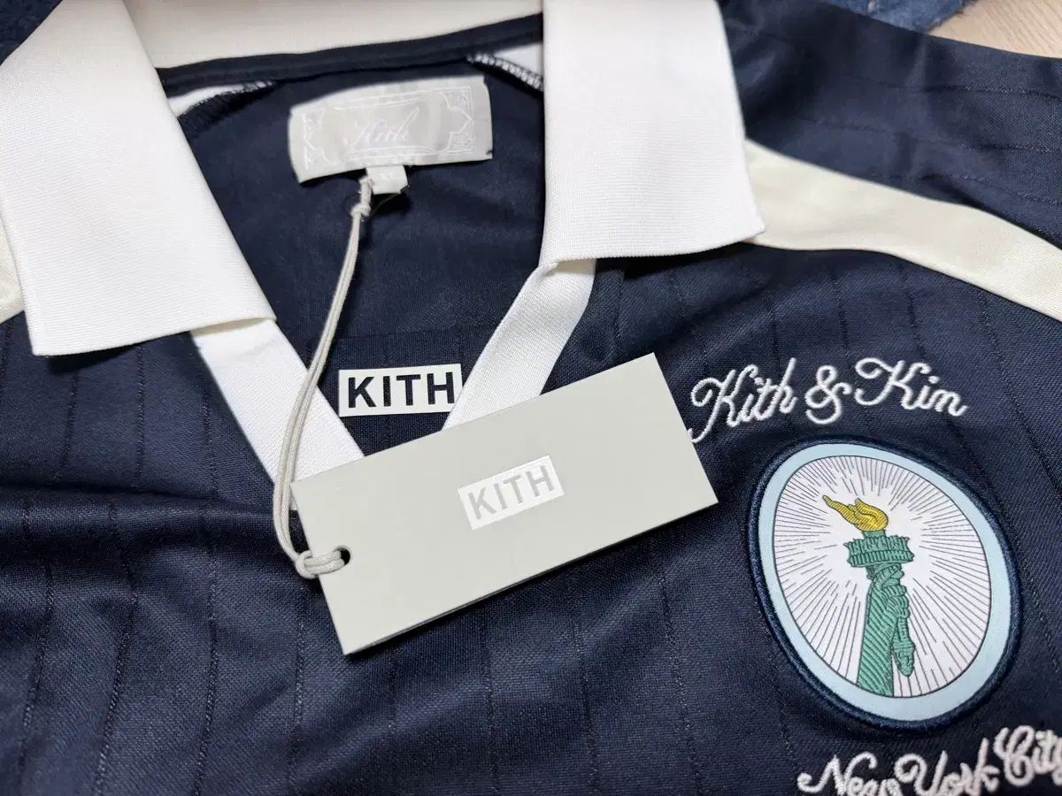 Kith NEW YORK 限定 サッカートップス ジャージ xl 新品 - メルカリ