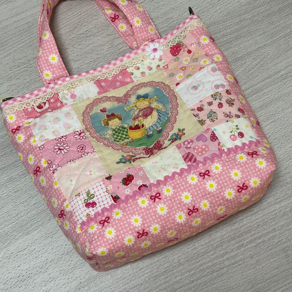 れい様・マギーエンジェルパッチワークキルトトートバッグ2点 れい様・マギーエンジェルパッチワークキルトトートバッグ2点 れい様