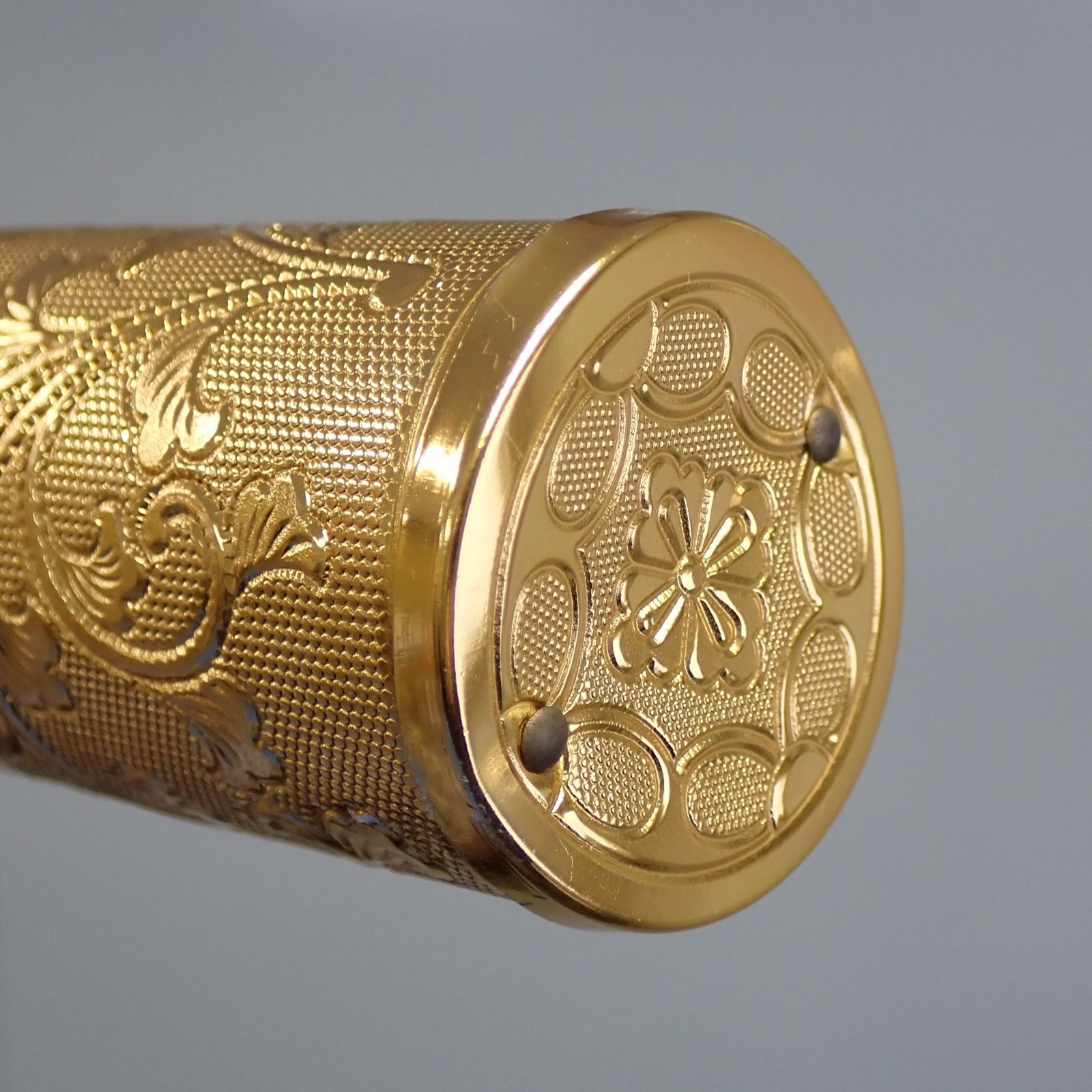 シ*ム様 着物用木製衣桁 漆塗り 金色装飾付き シ*ム様 着物用木製衣桁