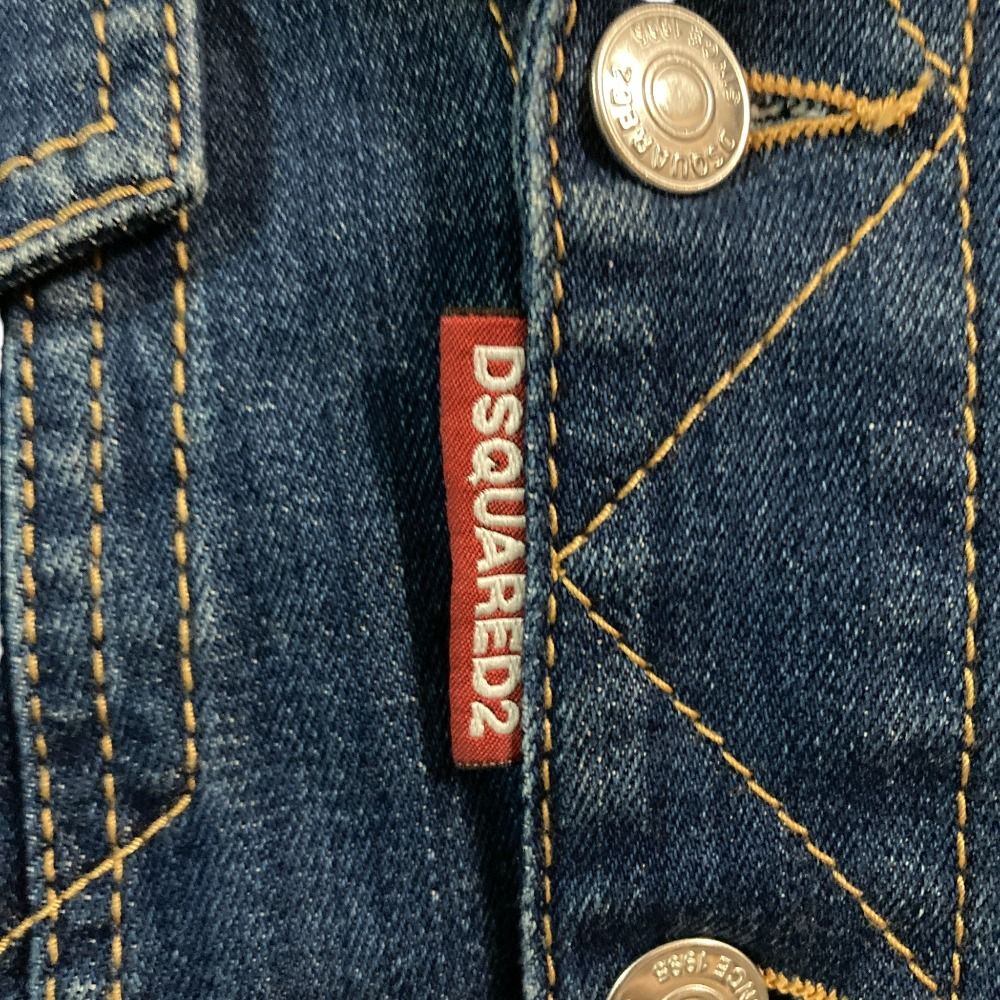 美品 Dsquared2 ディースクエアード デニムジャケット サイズ36 美品 Dsquared2 ディースクエアード デニムジャケット サイズ36
