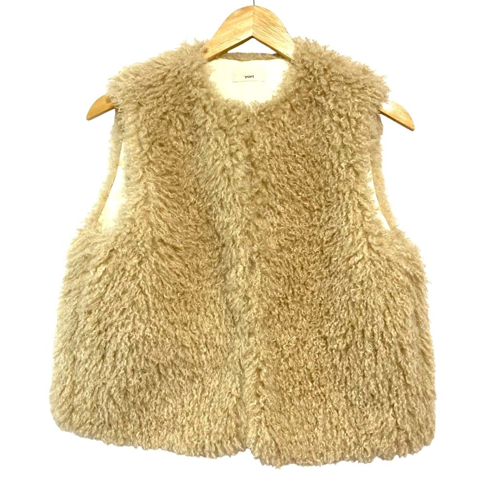 yori ショートカールファーチョッキ　ベージュ yori ショートカールファーチョッキ ベージュ2023AW ヨリ yori