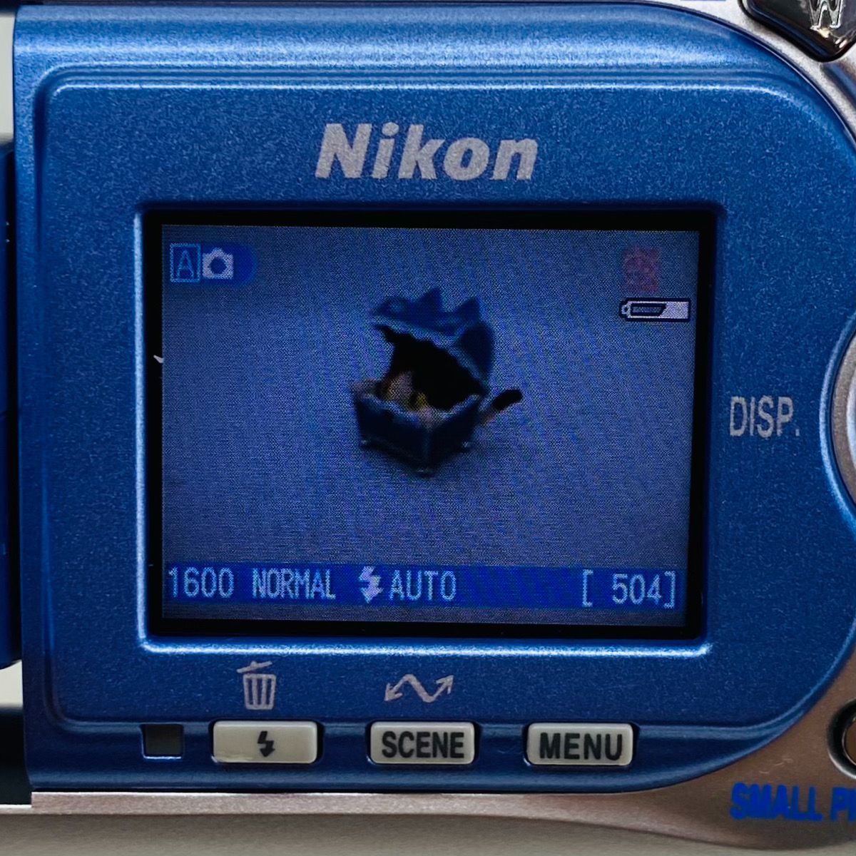 NIKON ニコン COOLPIX 2500 コンパクトデジタルカメラ - メルカリ