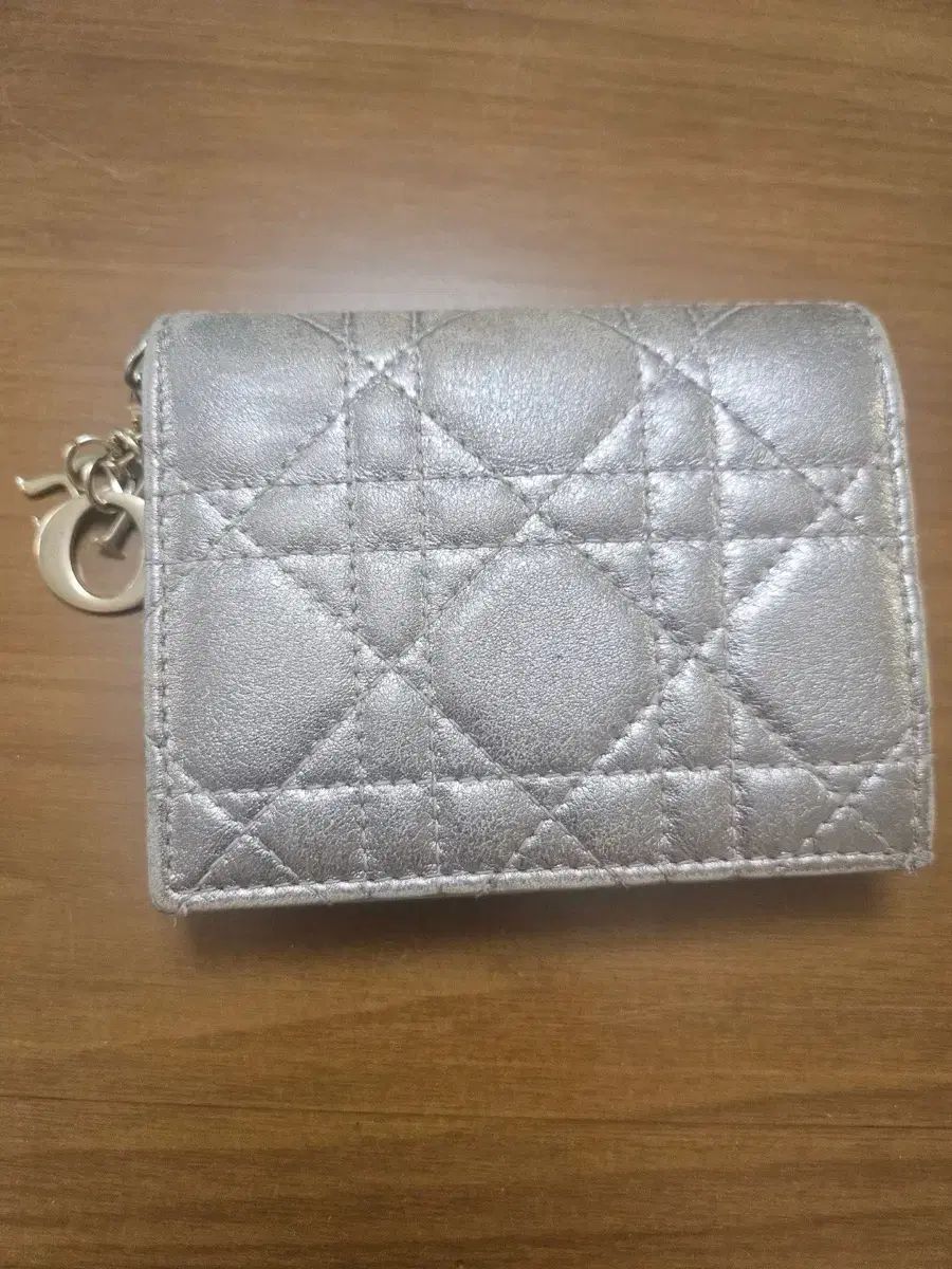 正規品 ディオール レディ キルティング 二つ折り財布 - メルカリ