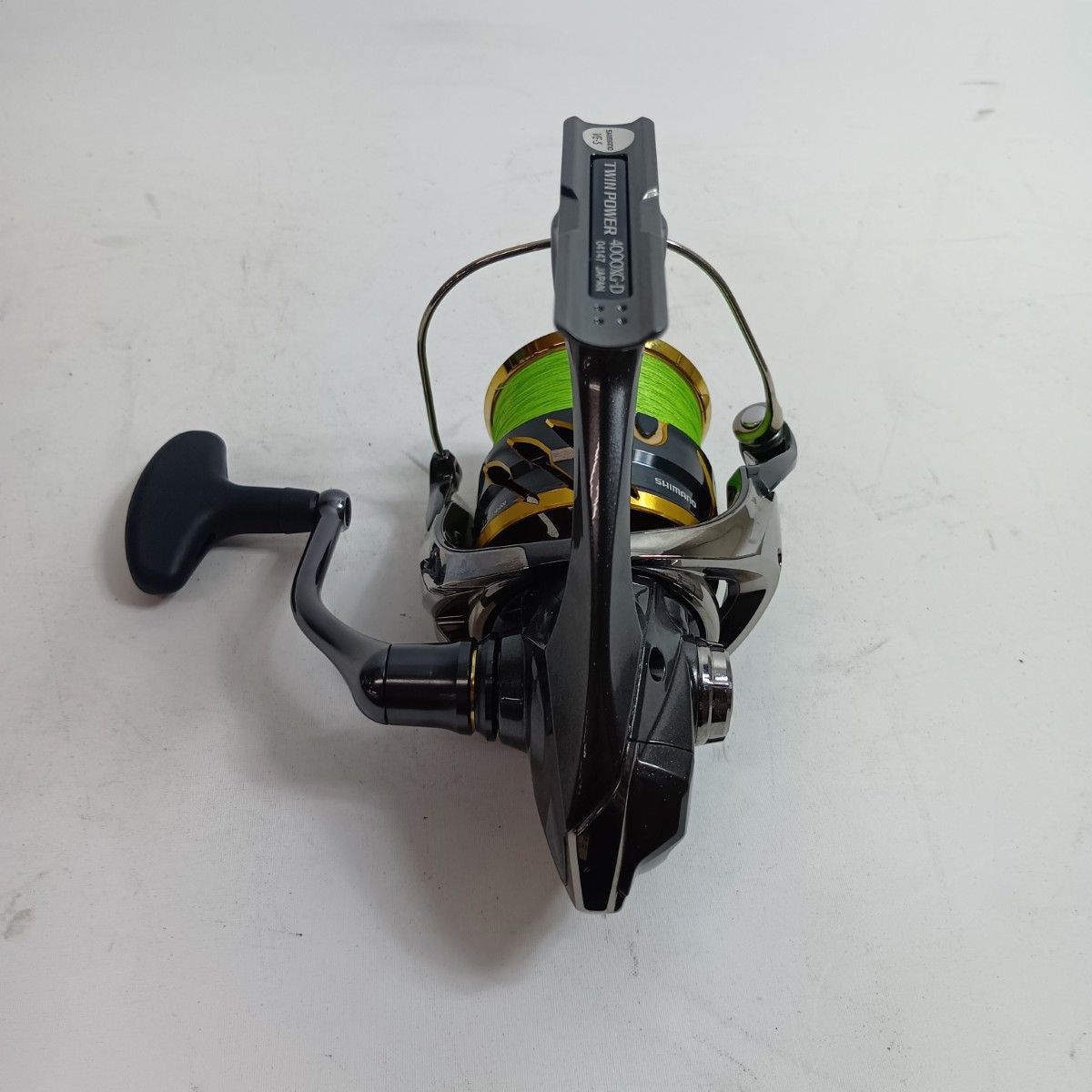 SHIMANO シマノ 04147 釣り用品 リール スピニングリール 20ツイン