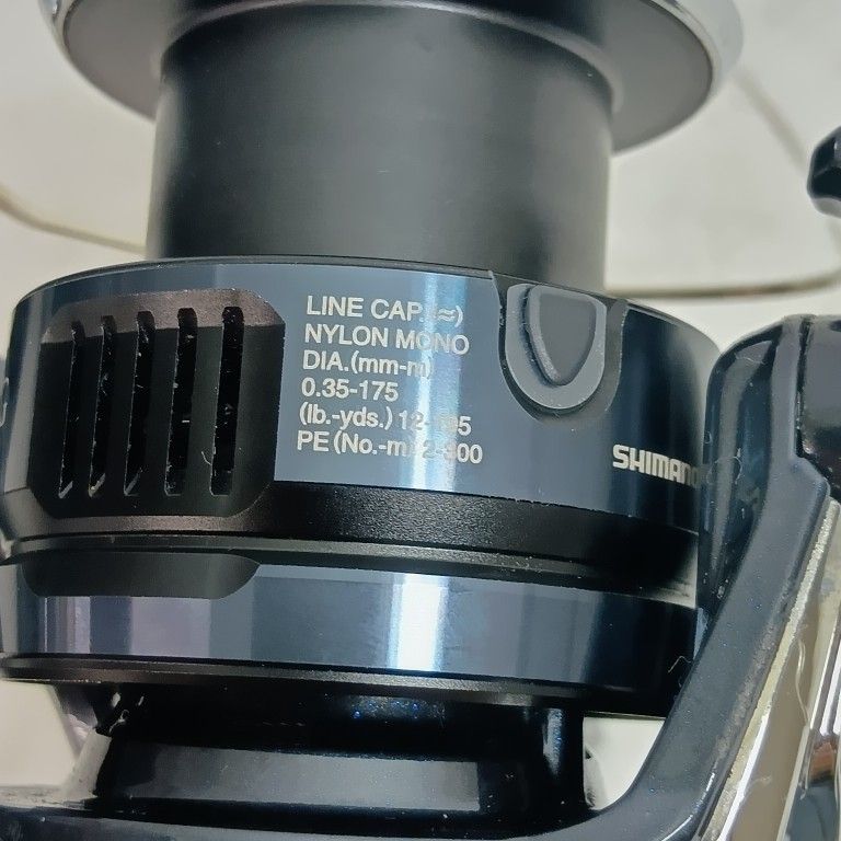 SHIMANO シマノ 047939 釣り用品 リール スピニングリール 25ツイン