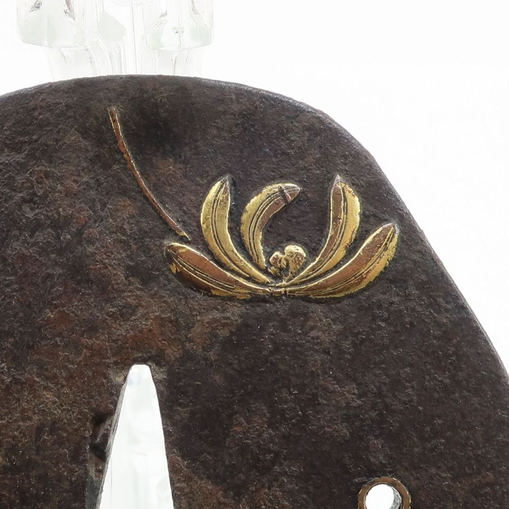 時代刀装具 鉄製 金象嵌 彼岸花文 鍔 鉄製 _ 骨董品 - メルカリ