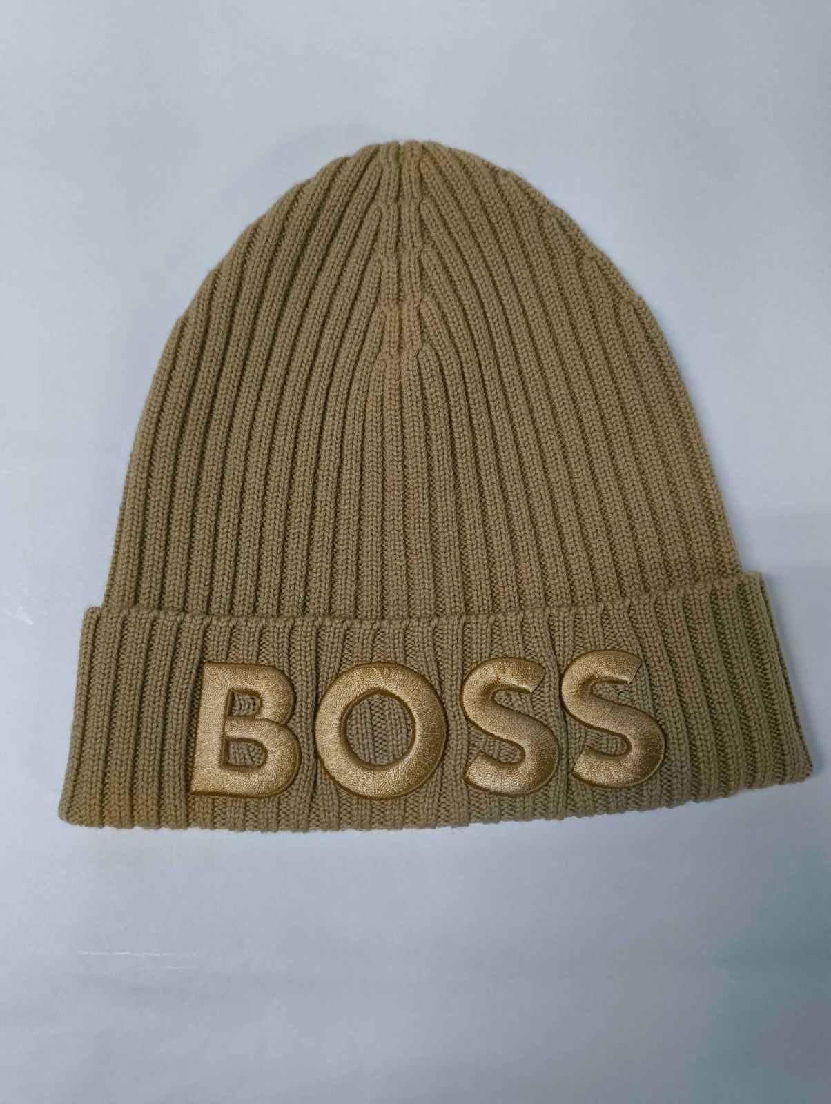 美品】BOSS ヒューゴボス ニット帽 ビーニー ベージュ 金ロゴ 刺繍