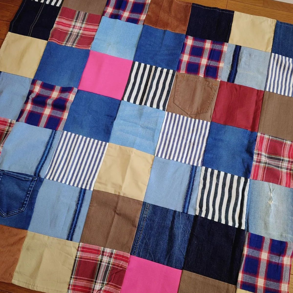 ジーンズリメイク　ハンドメイド　マルチカバー 177☆USEDデニムリメイク☆マルチカバー☆118×118センチ☆パッチワーク
