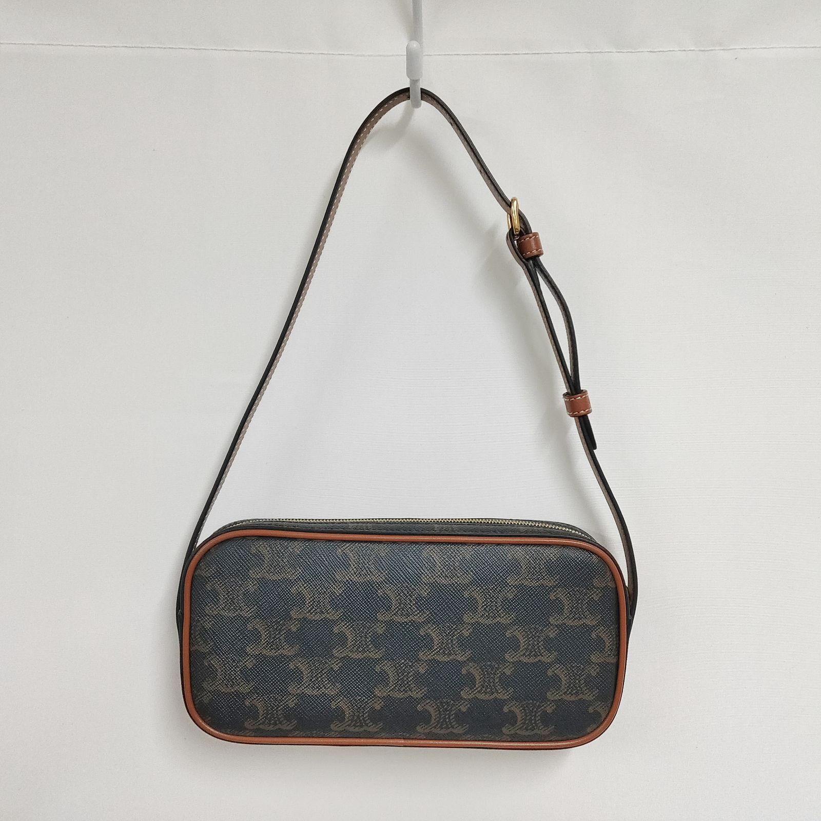 CELINE　セリーヌ　バッグ　ミニカメラバッグ　 キュイルトリオンフ 新品 未使用 セリーヌ キュイル トリオンフ ミニカメラバッグ ブラウン