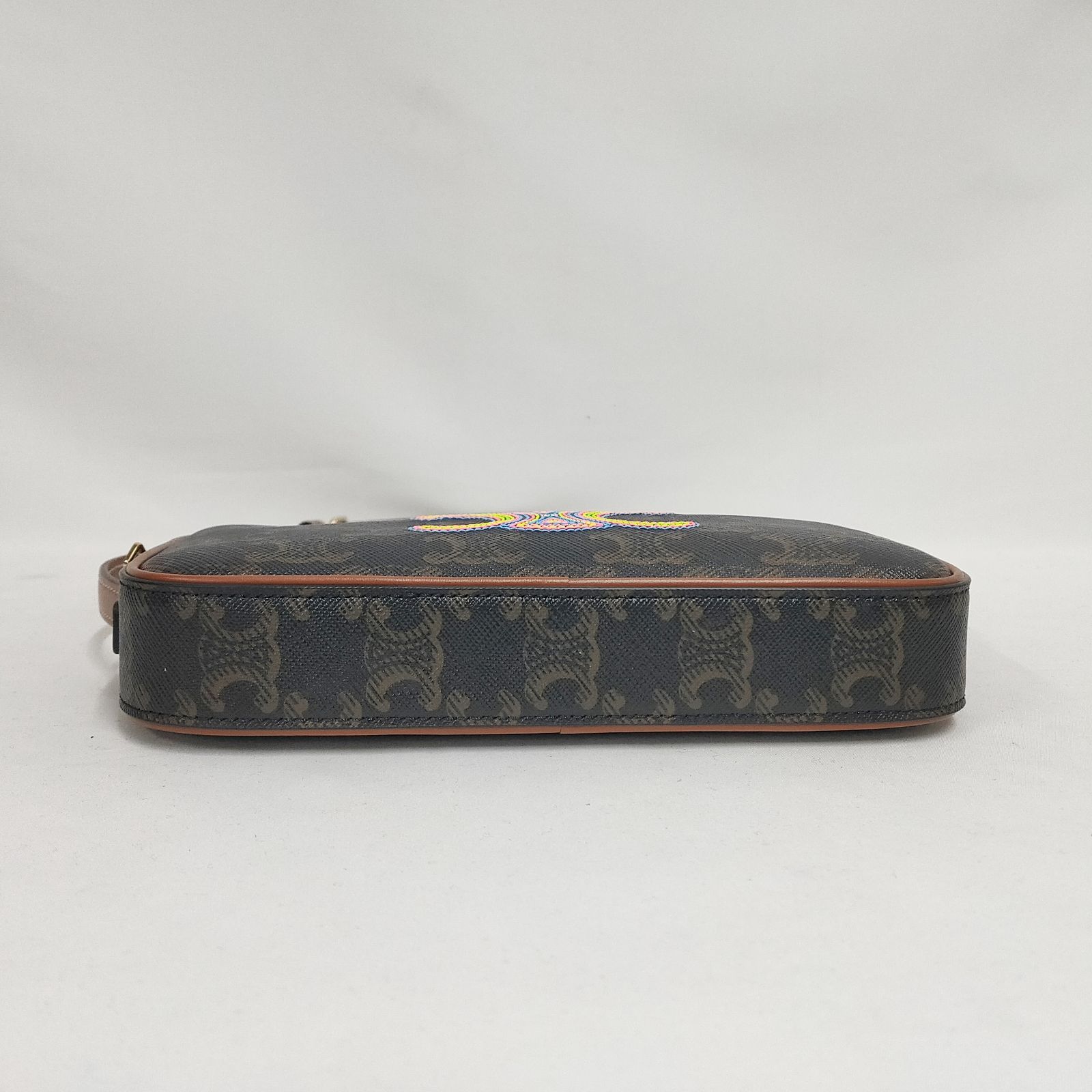 新品 未使用 セリーヌ キュイル トリオンフ ミニカメラバッグ ブラウン