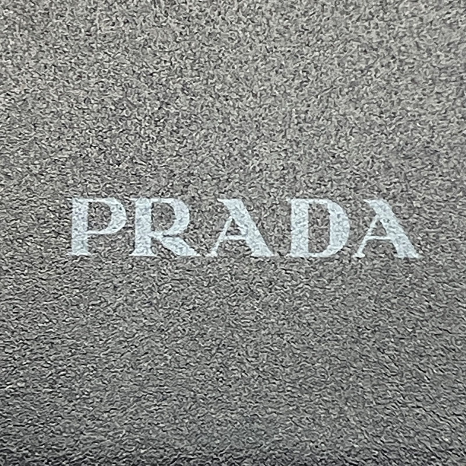 PRADA プラダ iPhone16proMAX ケース サフィアーノ 三角ロゴ - メルカリ