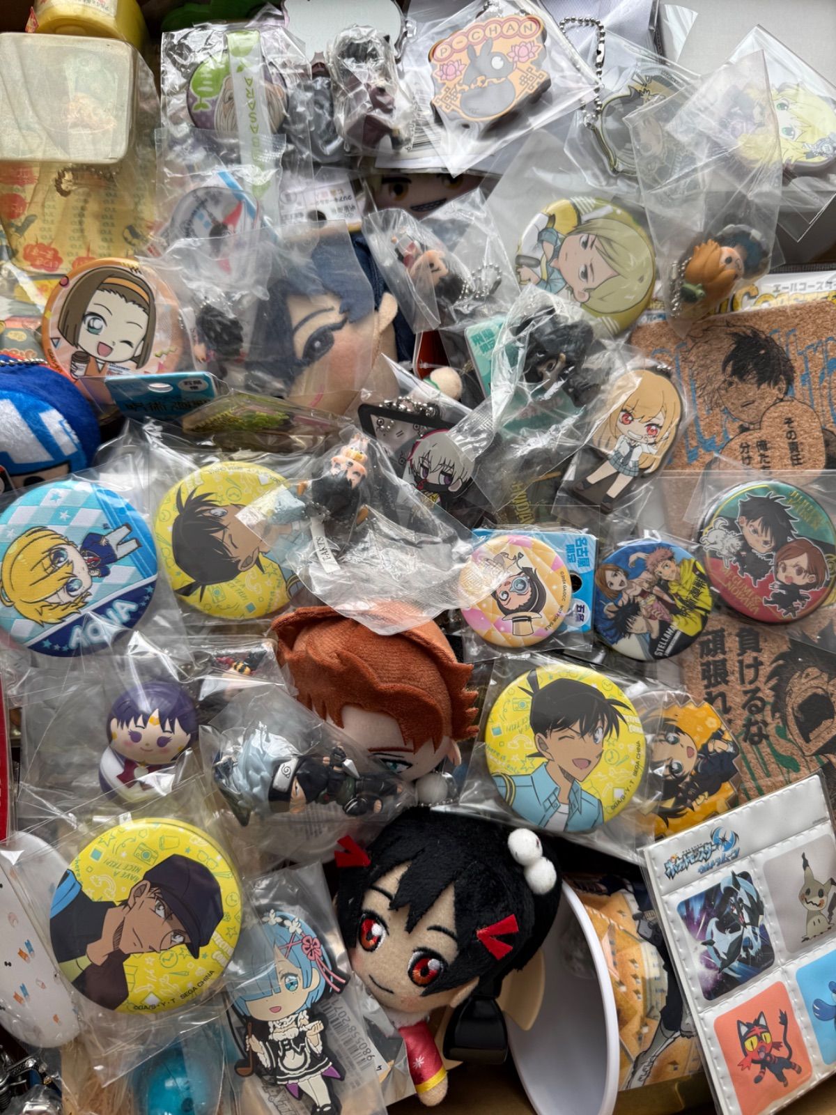 大特価！ アニメグッズ等 缶バッジ キーホルダー クリアファイル