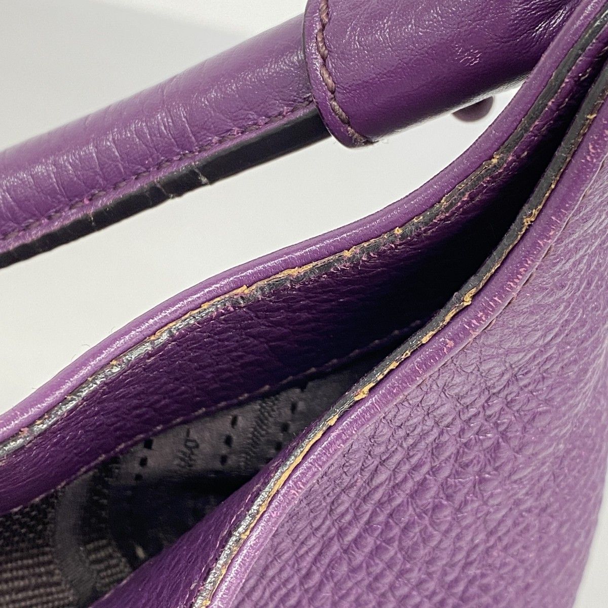 サルヴァトーレ フェラガモ ハンドバッグ　ガンチーニ 金具 レザー パープル 紫 Ferragamo ガンチーニ金具チェーンショルダーバッグ