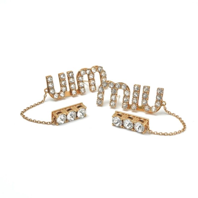 miu miu ロゴ ラインストーン ピアス ゴールドカラー 箱付き ミュウミュウ MIUMIU ピアス イヤリング ゴールド ロゴ ラインストーン