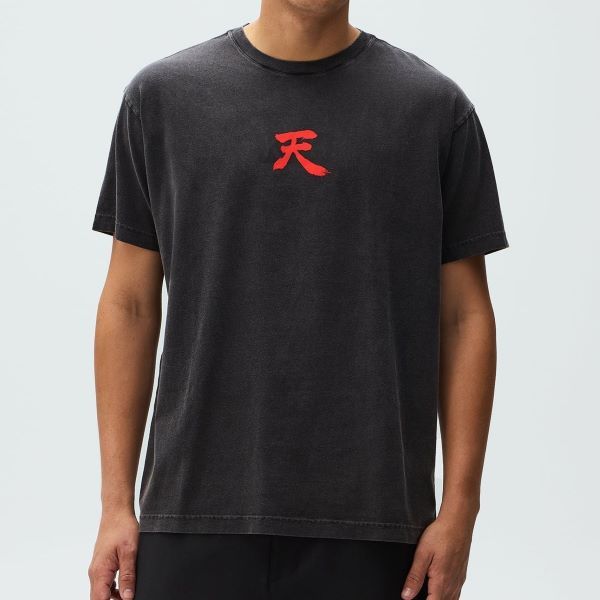 kith Capcom Akuma Vintage Tee Lサイズ Capcom × Kith Akuma Vintage Tee Lサイズ