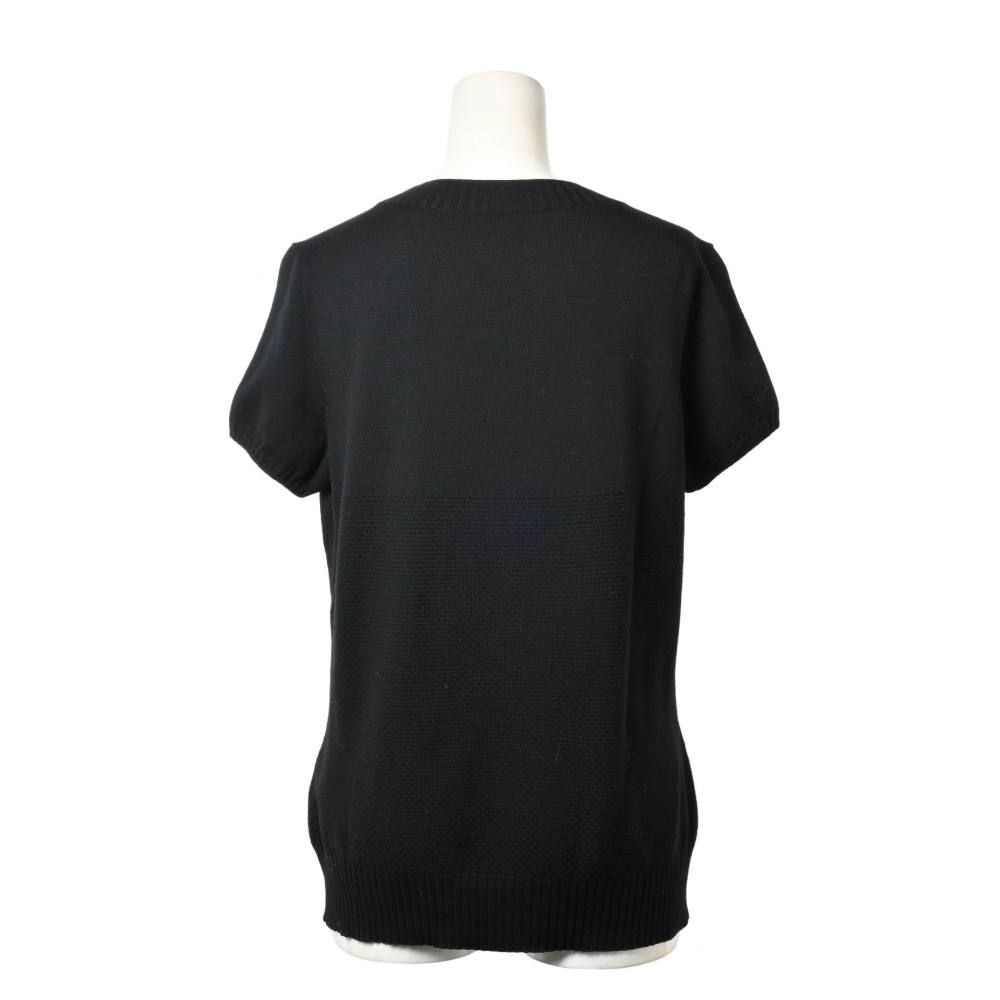 CHANEL P30268K00335 ココマークプレート 半袖ニット CHANEL P30268K00335 ココマークプレート付き コットン 半袖ニット