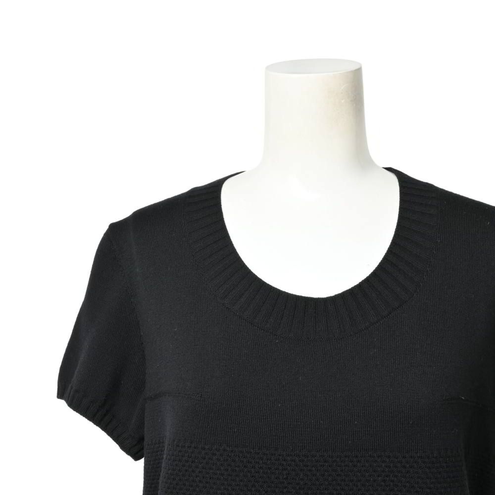 CHANEL P30268K00335 ココマークプレート 半袖ニット CHANEL P30268K00335 ココマークプレート付き コットン 半袖ニット