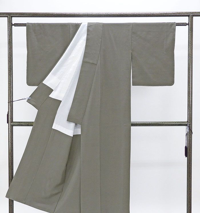 紬☆無地☆正絹☆裄67cm☆遠州鼠色☆コーディネートしやすいシンプル無地 紬☆無地☆正絹☆裄67cm☆遠州鼠色☆コーディネートしやすいシンプル無地