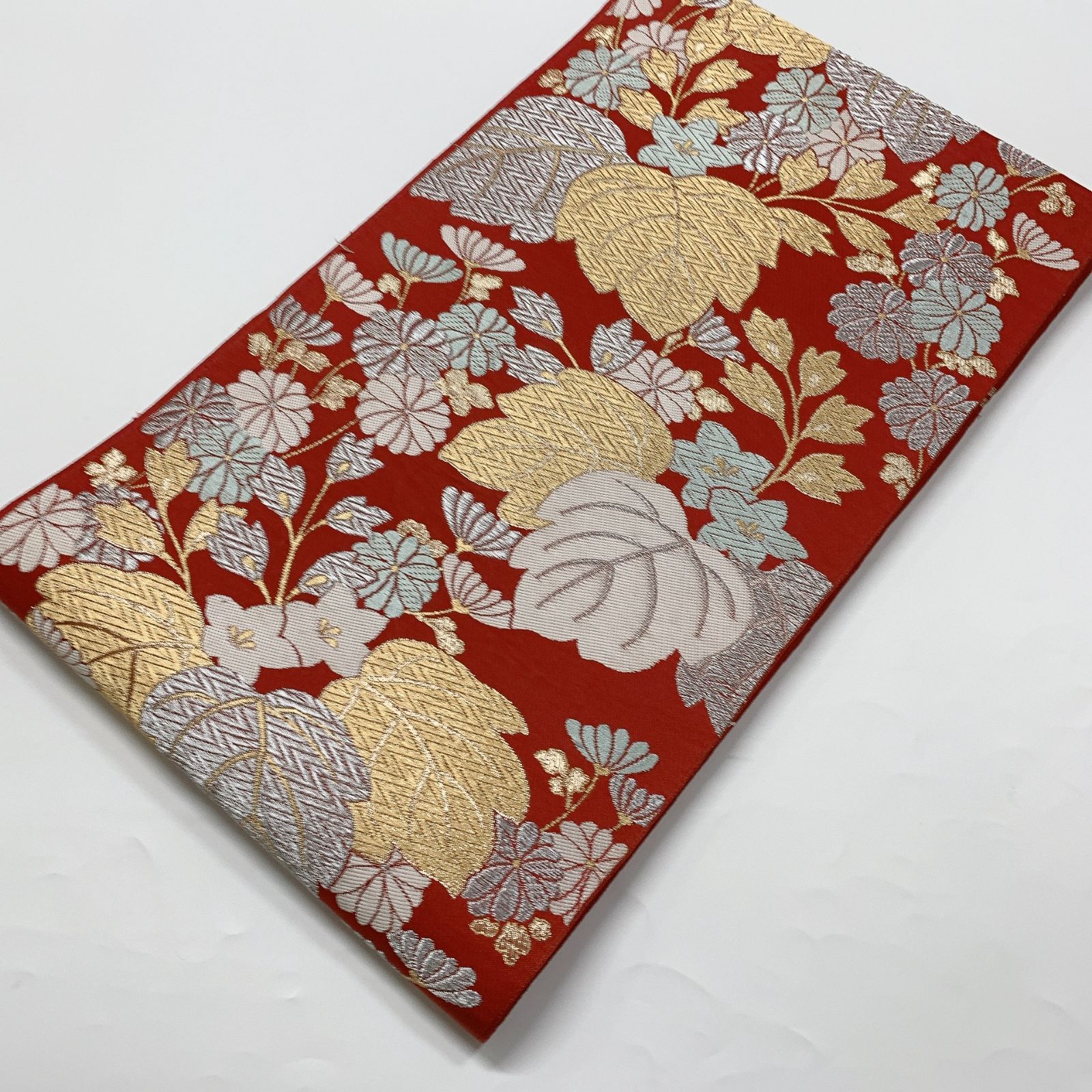 A 三越扱い 華文に菊模様 金銀糸 黒地 正絹 六通 袋帯 フォーマル O15 6672］袋帯 菊流水文様 金銀糸 六通 黒 正絹 着物 フォーマル - メルカリ