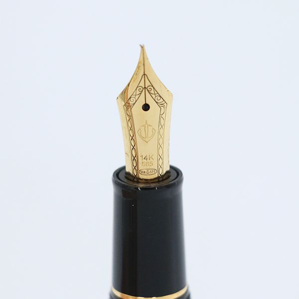 セーラー　FOUNDED 14K 585 1911 美品 セーラー SAILOR 万年筆 SAILORJAPAN FOUNDED 1911 ペン先14K 585