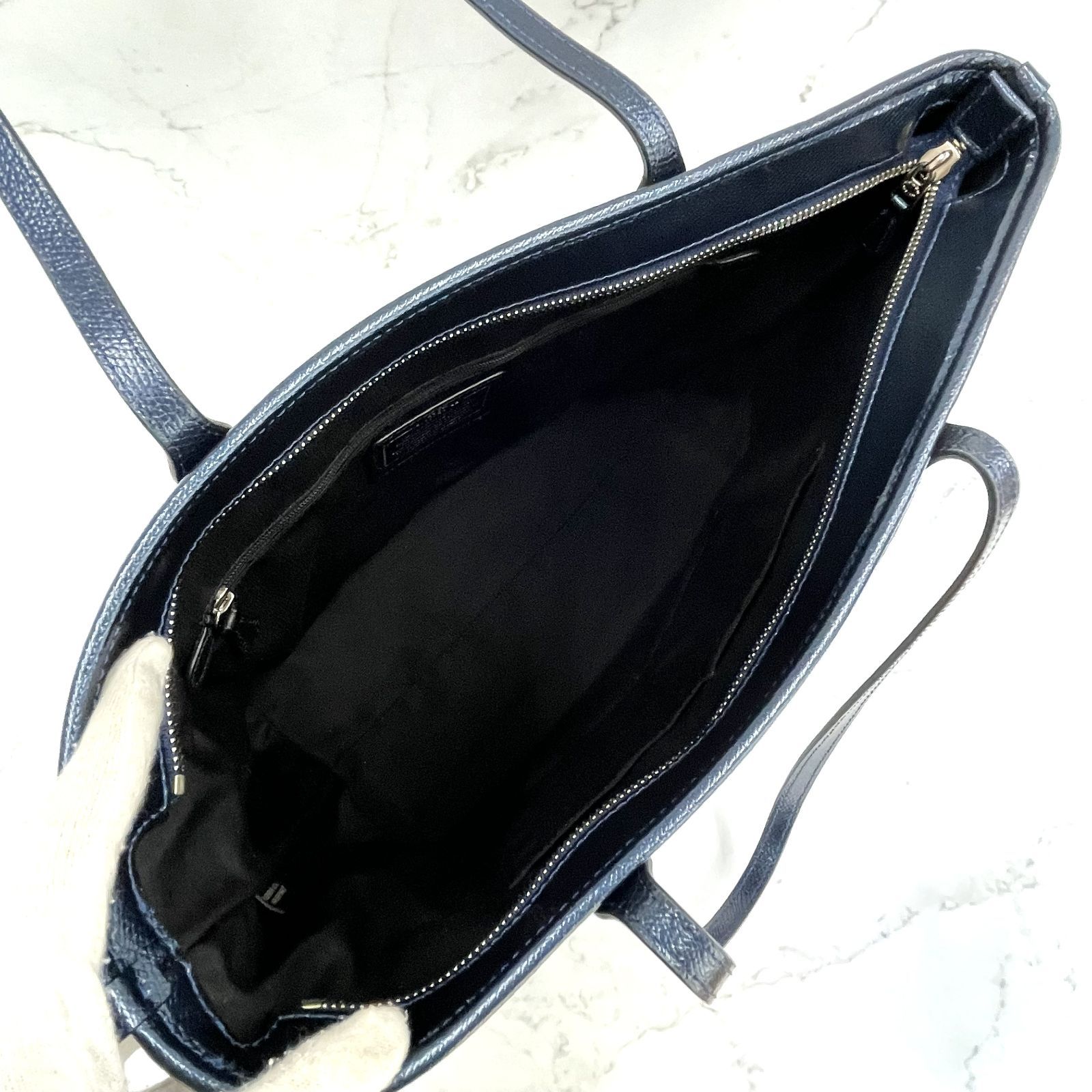 仕事も私服もこれひとつ】COACH コーチ シティジップトート F56129 