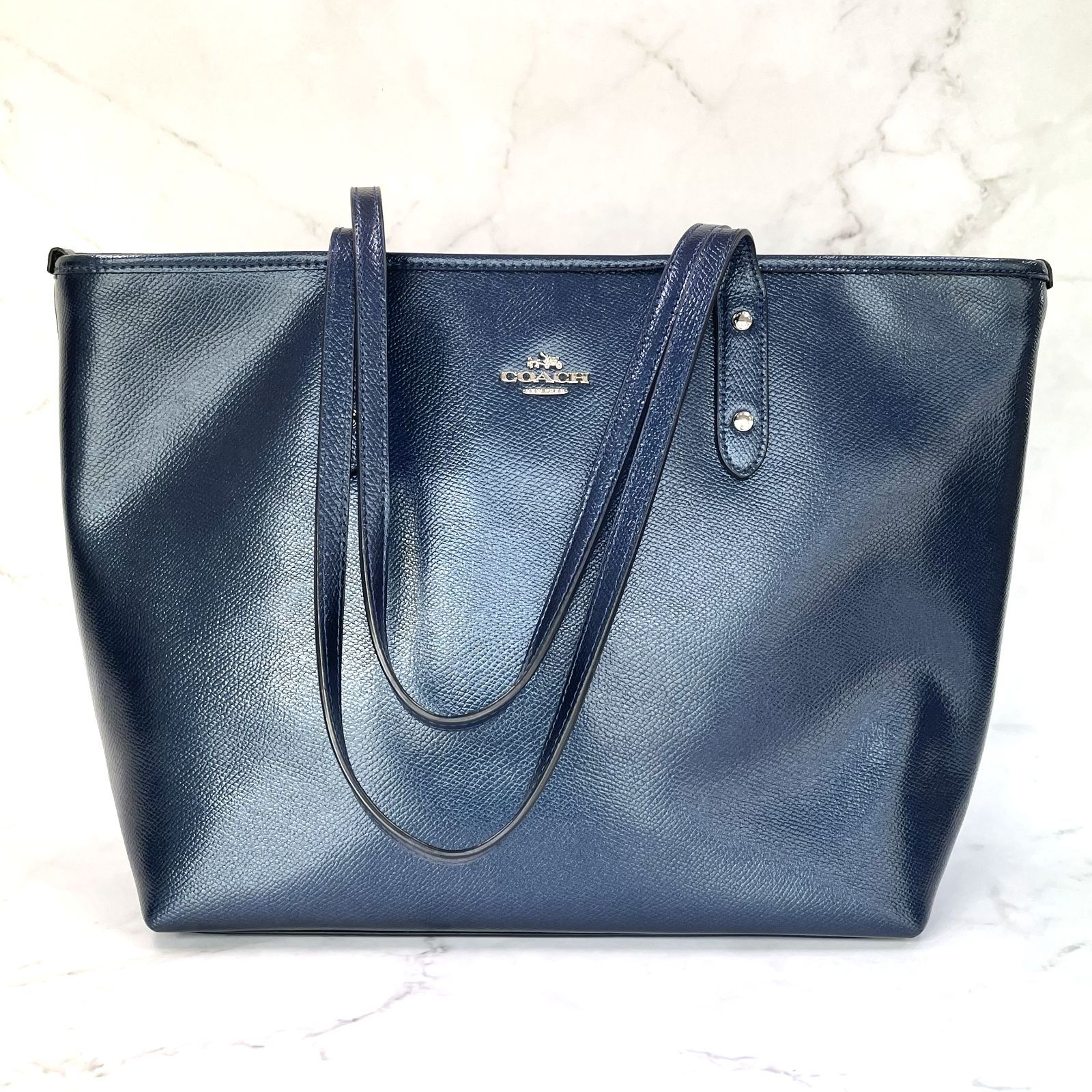 仕事も私服もこれひとつ】COACH コーチ シティジップトート F56129 
