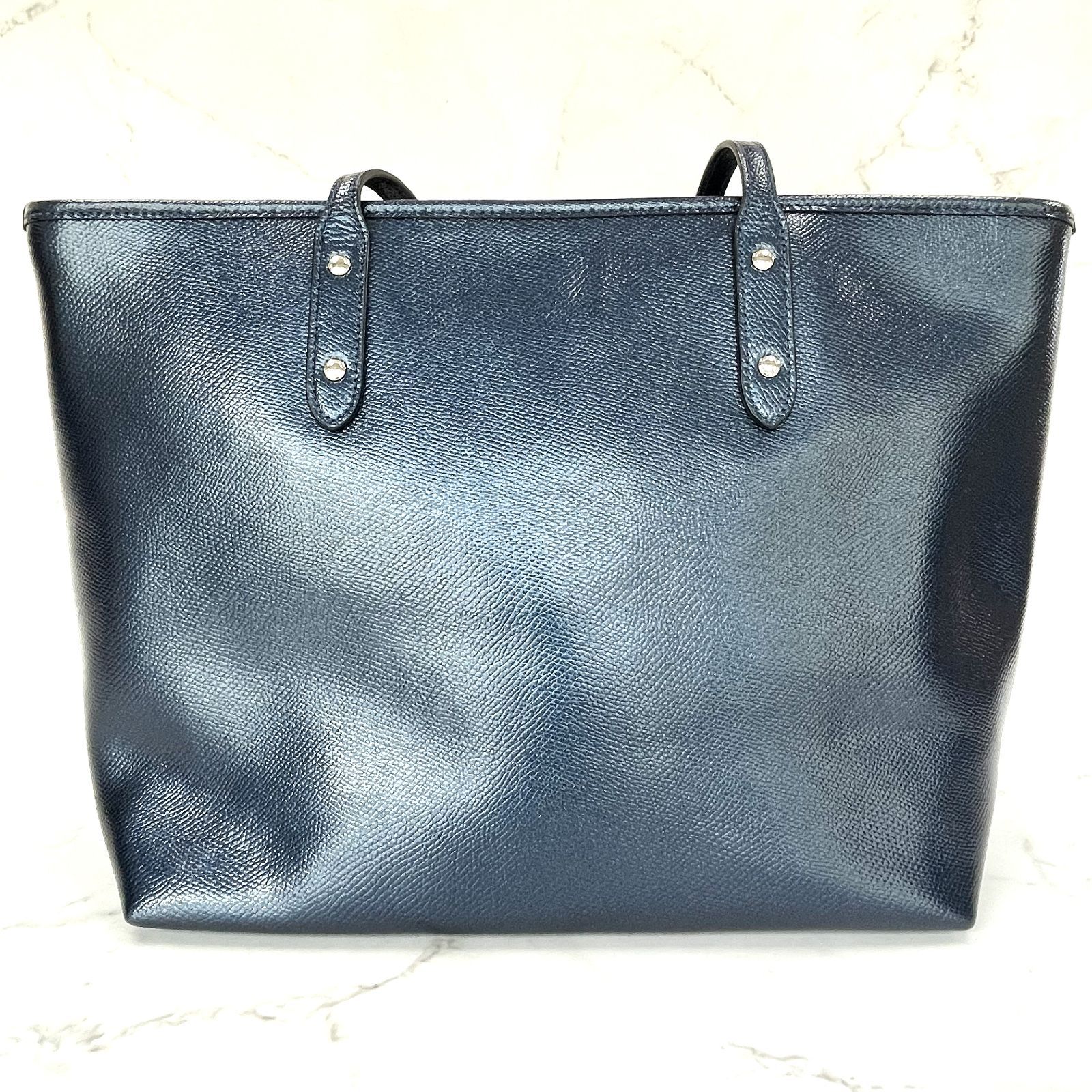 仕事も私服もこれひとつ】COACH コーチ シティジップトート F56129 