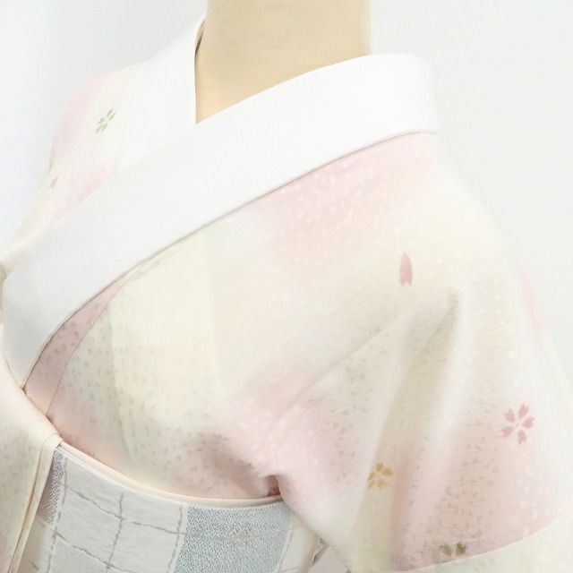 ❁tomihisa❁美品 桜 市松 着物 正絹”桜舞う可憐さが装いを支える