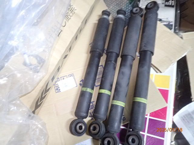 状態良 ジムニー JB64W 純正 ショックアブソーバー 一台分 セット