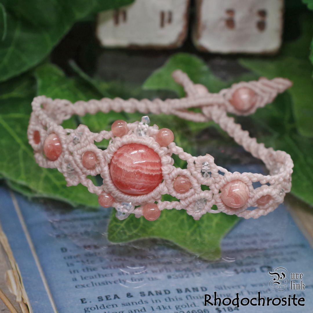 ロードクロサイト/インカローズ』マクラメ編ブレスレット - メルカリ