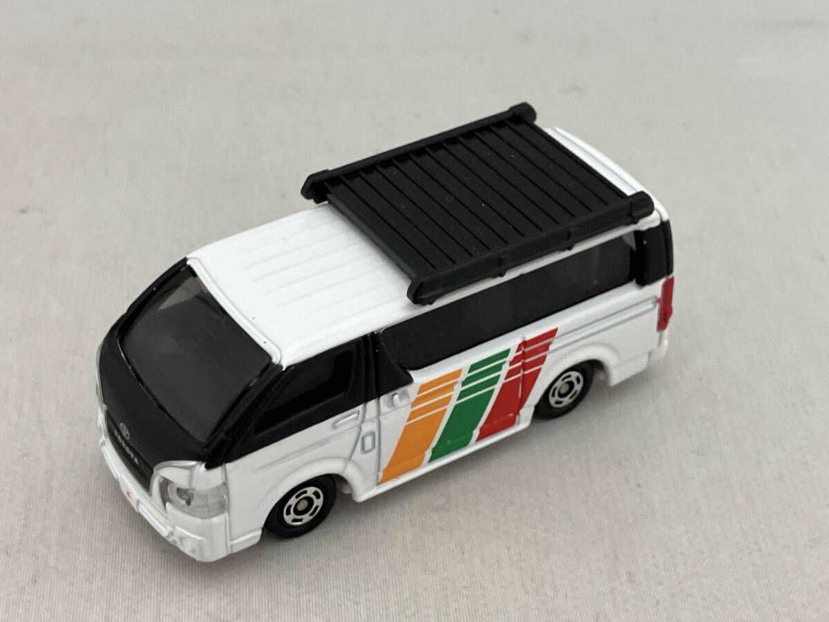 トミカ カラフルコレクション2022 トヨタ ハイエース(シークレット