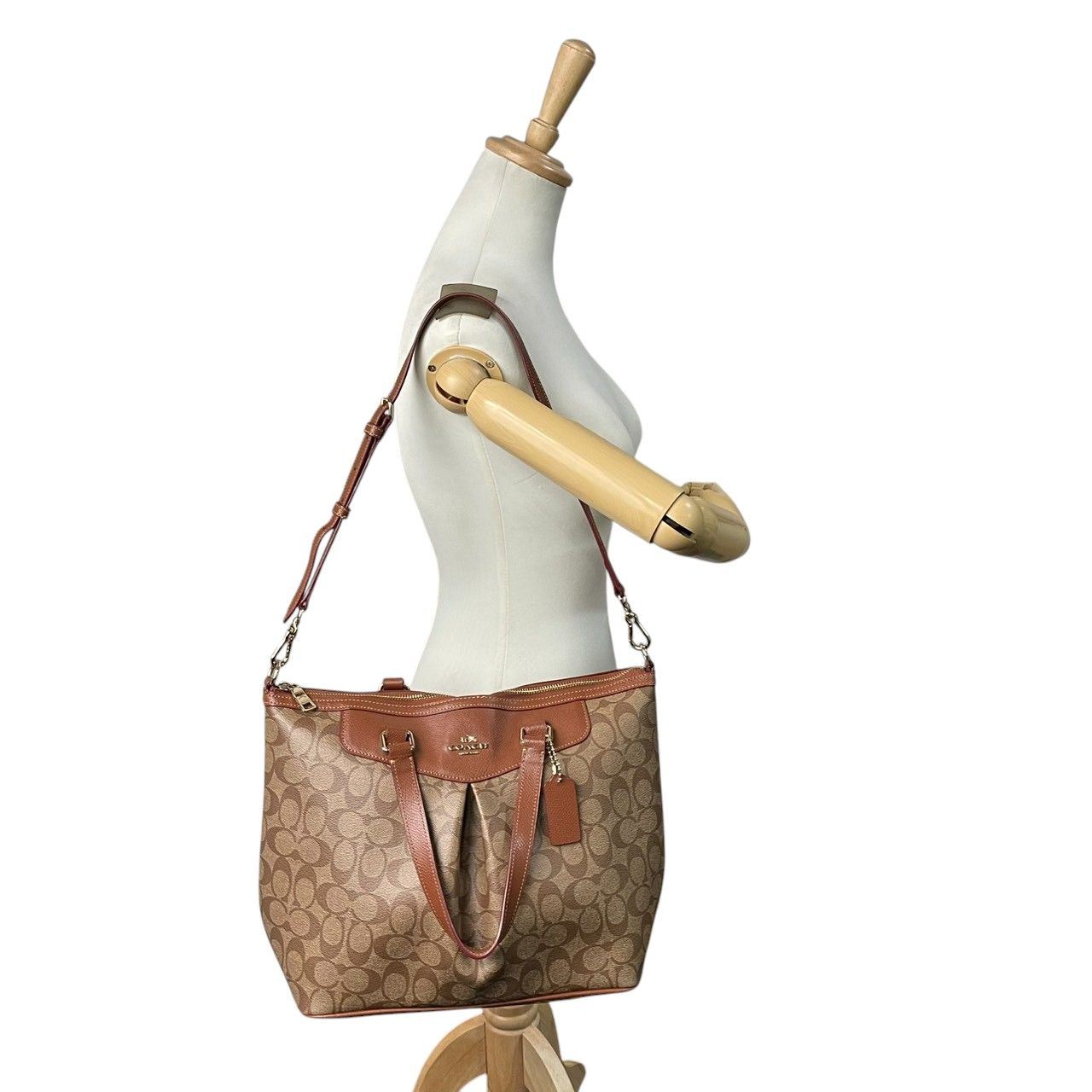 COACH コーチ PVC トートバッグ シグネチャー PVC ブラウン 肩掛可 未使用級】コーチ COACH シグネチャー 2WAY トートバッグ ショルダー