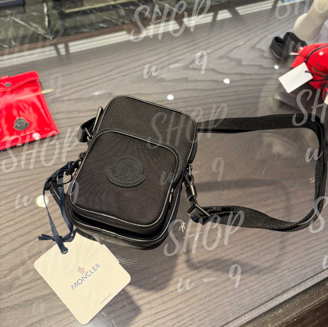 新品】MONCLER モンクレール ロゴ ショルダーバッグ YEHOR - メルカリ