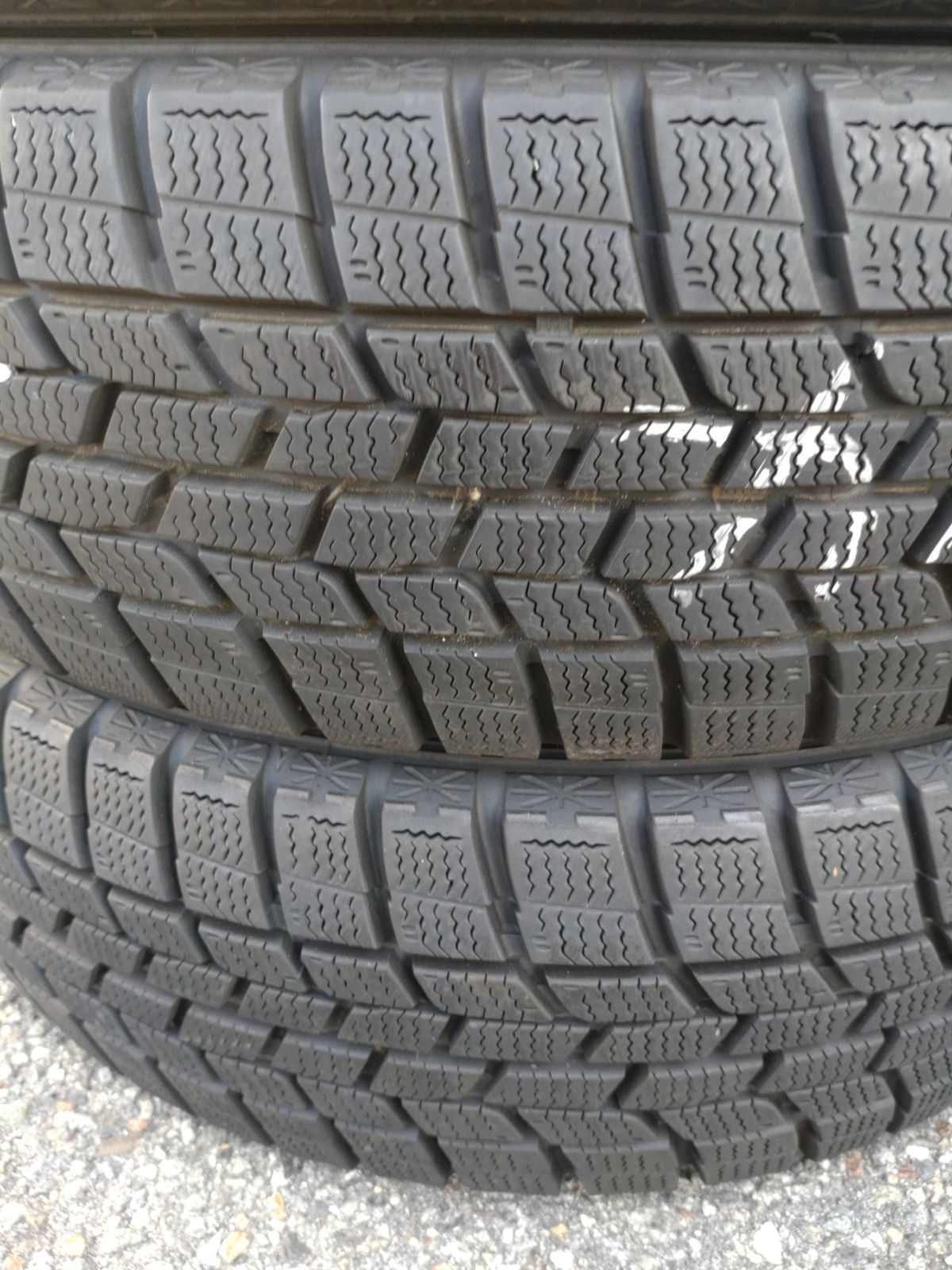 スタッドレスタイヤ GOODYEAR ICENAVI6 165/65R14 2017年製 冬タイヤ 