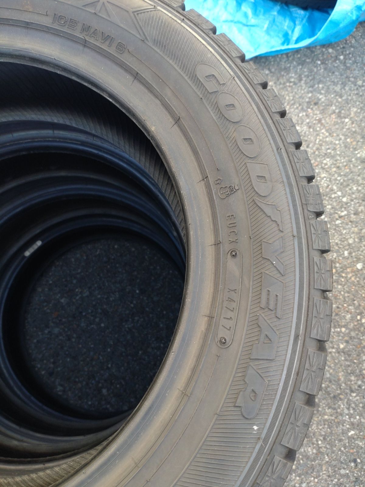 スタッドレスタイヤ GOODYEAR ICENAVI6 165/65R14 2017年製 冬タイヤ 
