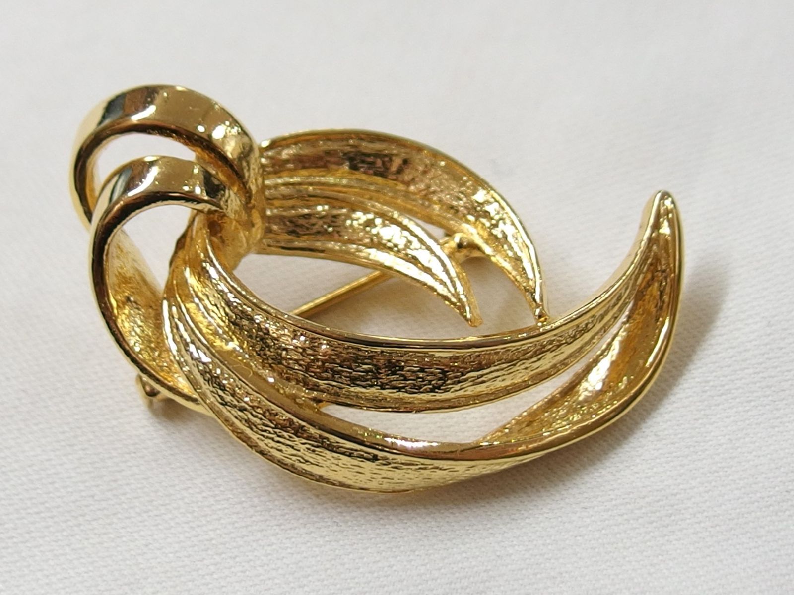 SPHINX スフィンクス ヴィンテージ ゴールドカラー ブローチ - メルカリ