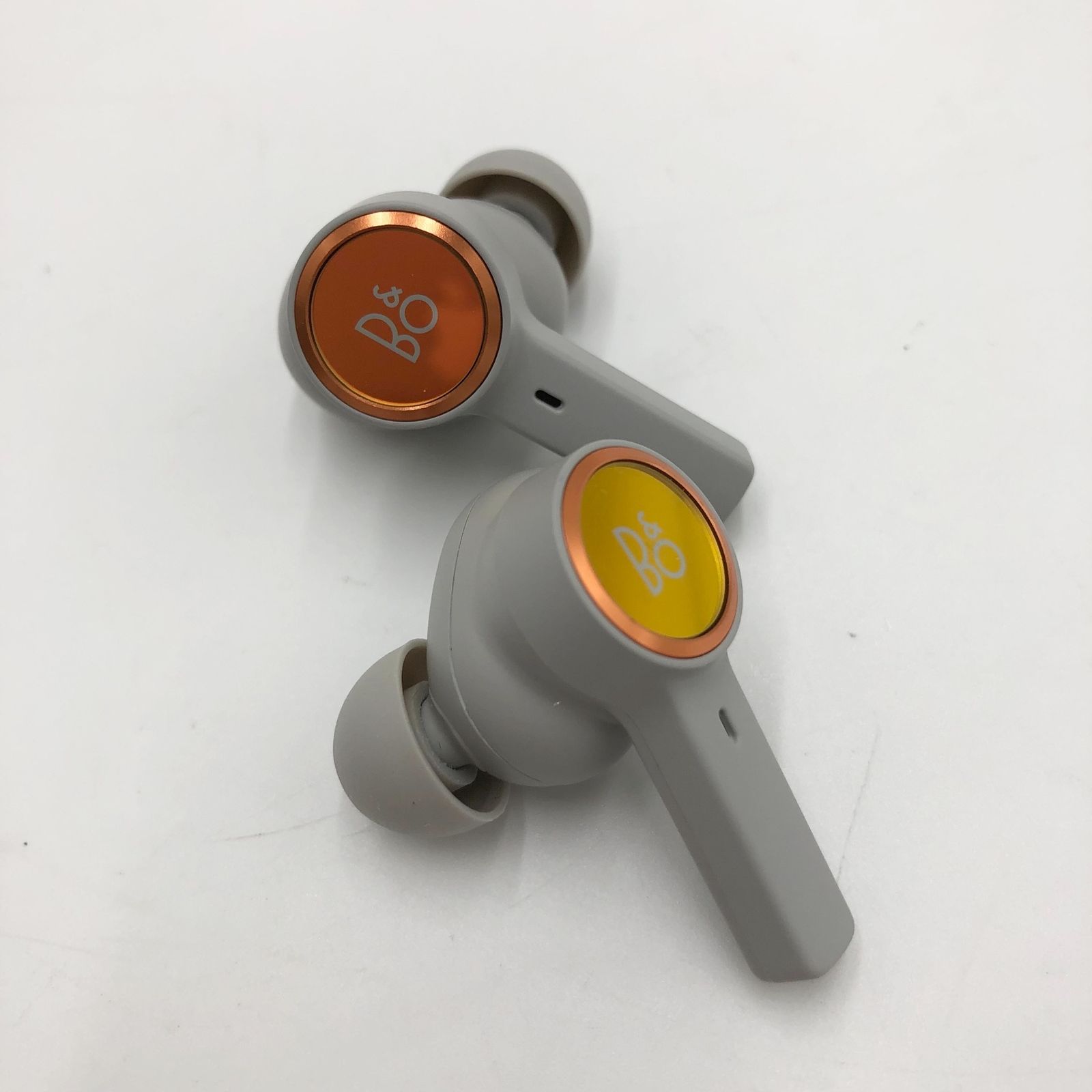 バング・アンド・オルフセン (Bang & Olufsen) 完全ワイヤレスイヤホン