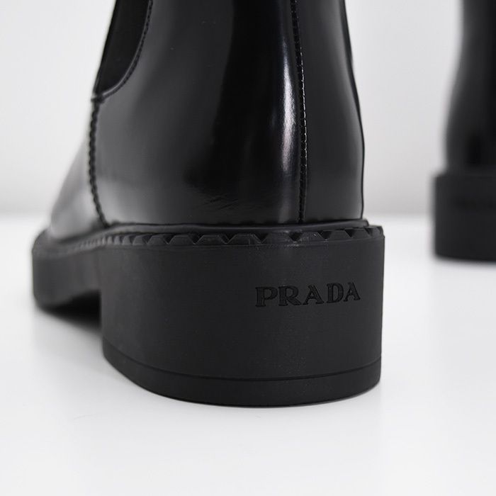 PRADA プラダ ブラッシュドカーフ チェルシーブーツ - メルカリ