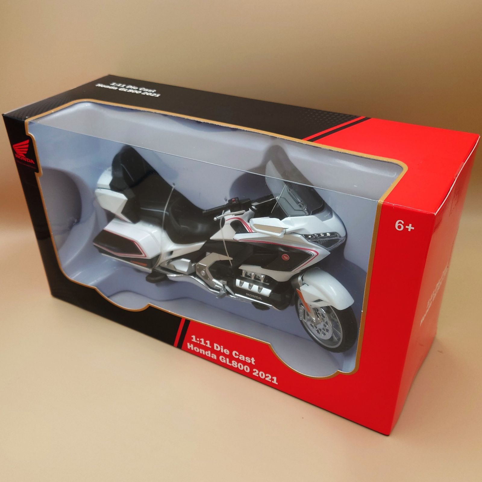 1/11 ホンダ ゴールドウイング 2021 ホワイト ダイキャスト製オートバイ 1/11 ホンダ ゴールドウイング 2021 ホワイト ダイキャスト製バイク