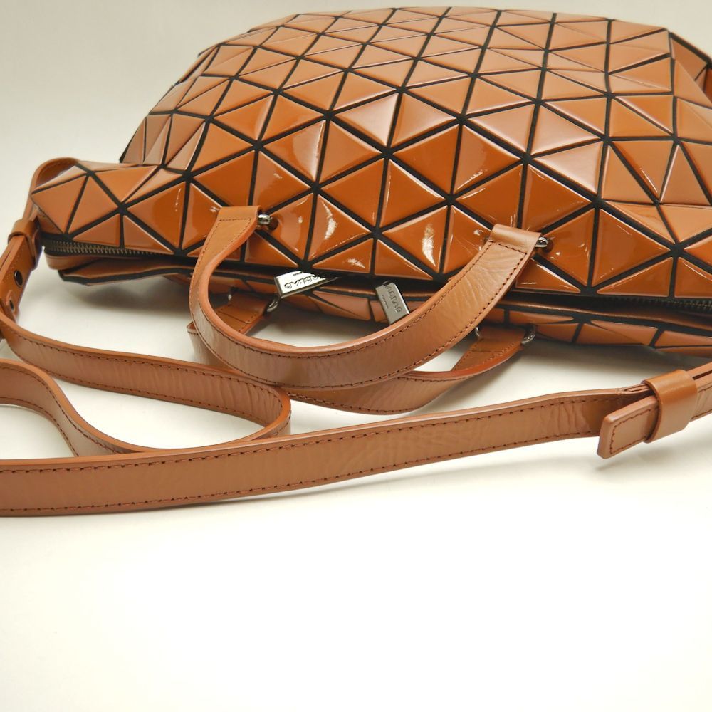 イッセイミヤケ バオバオ 2WAY ブラウン トートバッグ ショルダー　茶色 ISSEY MIYAKE イッセイミヤケ バオバオ 2WAY ハンドバッグ パテント