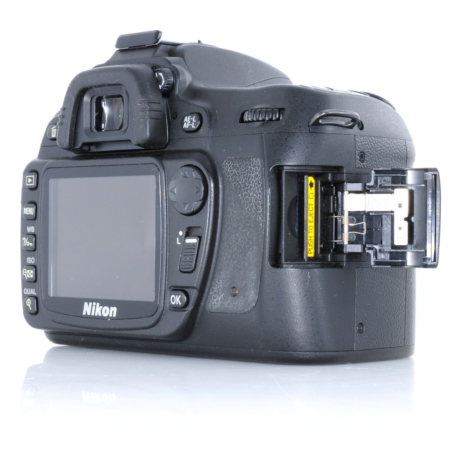 Nikon D80デジタル一眼レフカメラNIKKOR 18-135mmレンズ付き 【外観美 