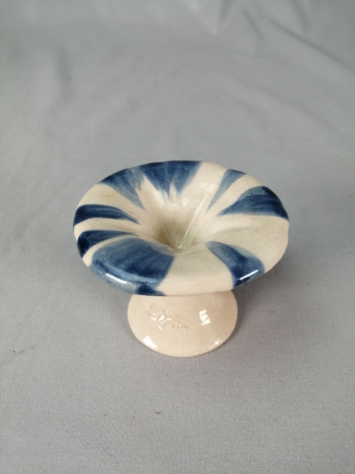 茶道具　楽入窯造　白楽　朝顔　蓋置　共箱　C　8439 茶道具】楽入窯造 朝顔蓋置 蓋置201 - メルカリ