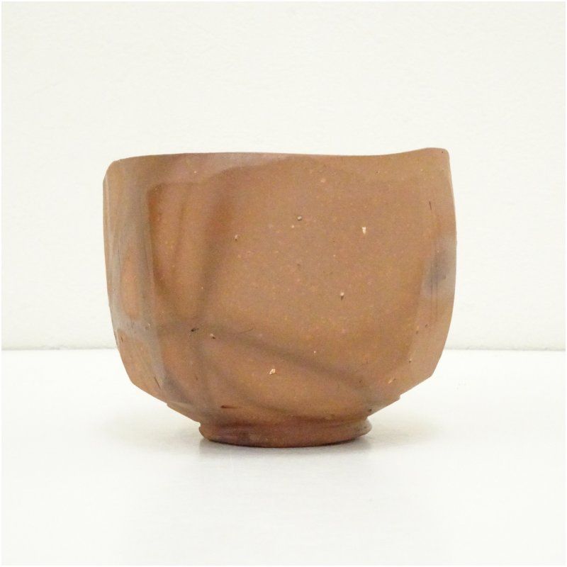 茶道具　備前焼　緋襷　沓形　茶碗　伊勢崎競　共箱　陶芸　茶会　稽古　薄茶　抹茶 備前焼 伊勢崎紳造 緋襷面取茶碗（共箱） 茶道 抹茶 おしゃれ 抹茶茶碗