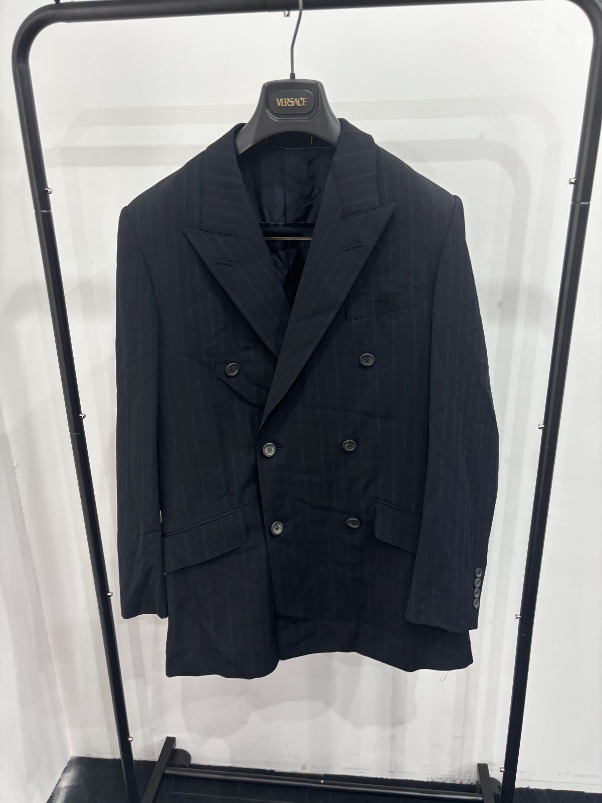 ヴェルサーチ ダブル スーツ 黒 サイズ48 B26010223 - メルカリ