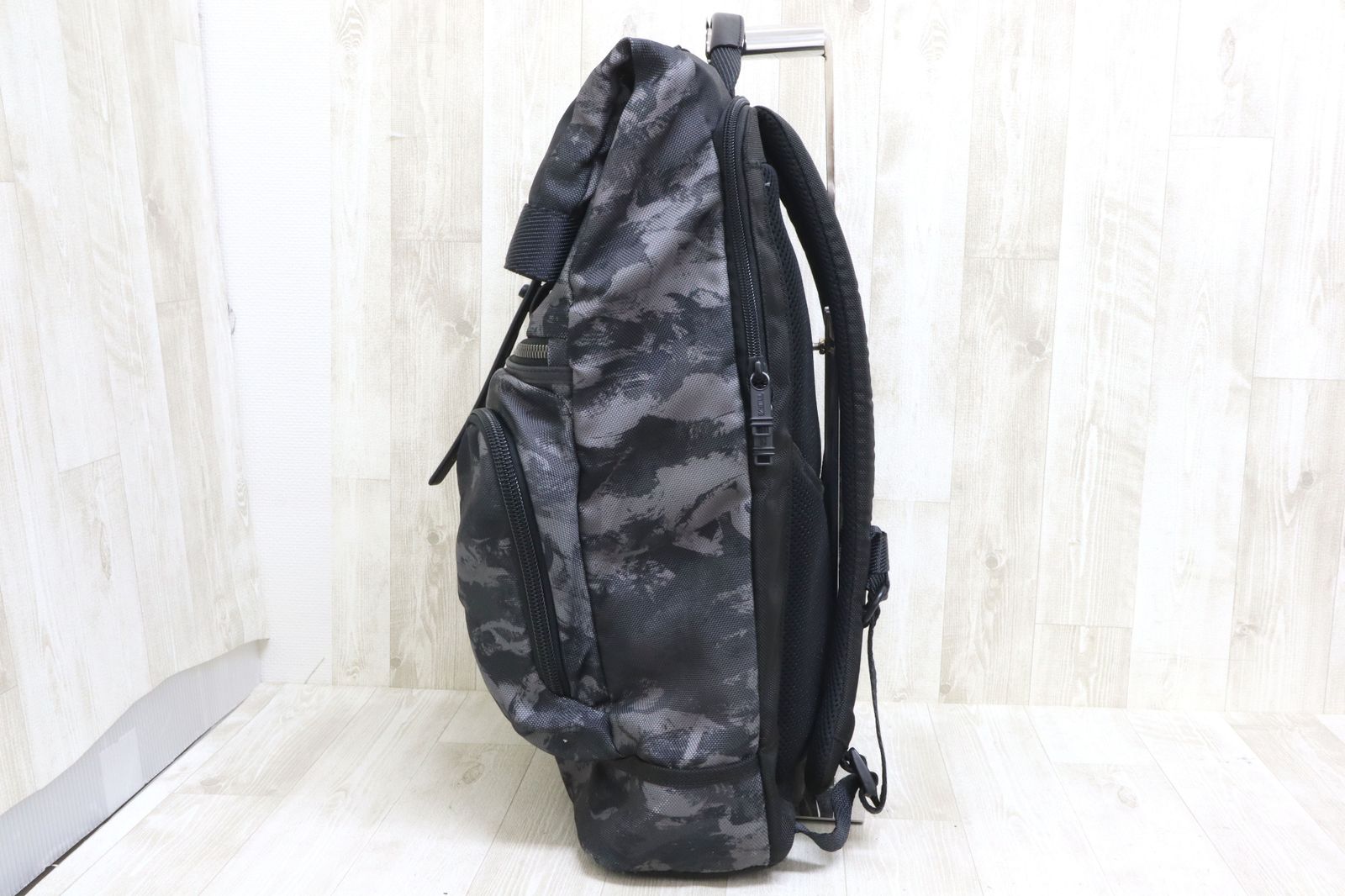 美品✨トゥミ バックパック カモフラ柄 ALPHA BRAVO ロールトップ