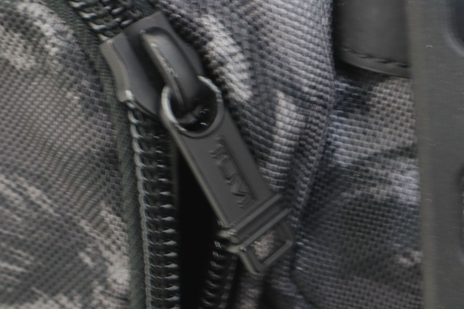 TUMI トゥミ ALPHA BRAVO カモフラージュ ロールトップ バックパック 
