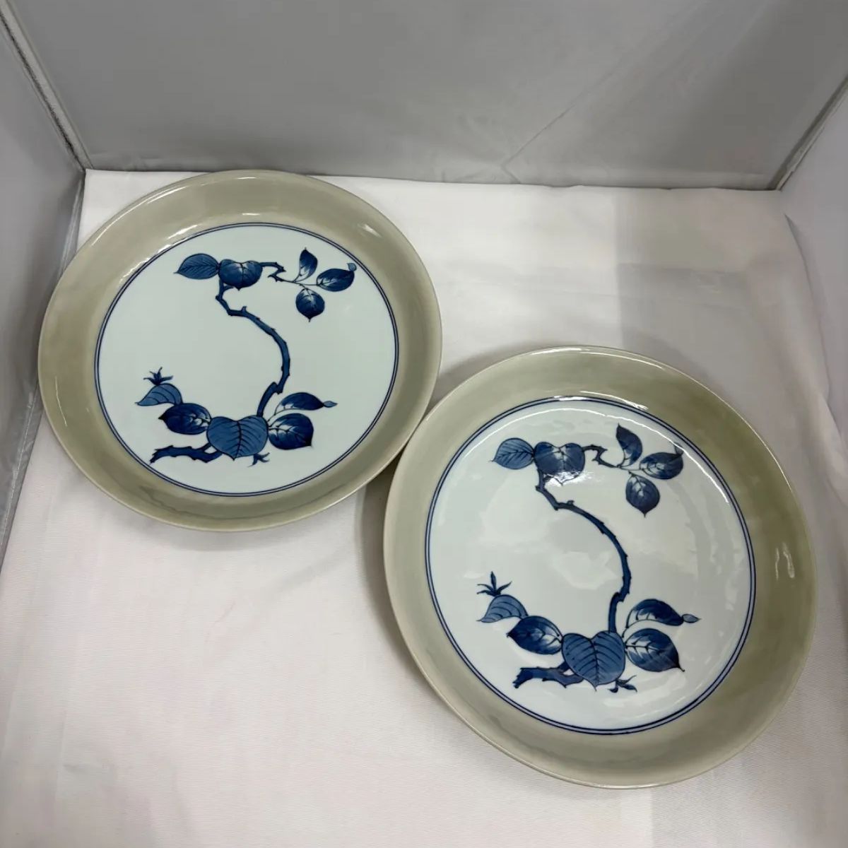 ☆希少☆源右衛門窯 ティファニー源 有田焼 青磁木の葉文 2枚 25cm