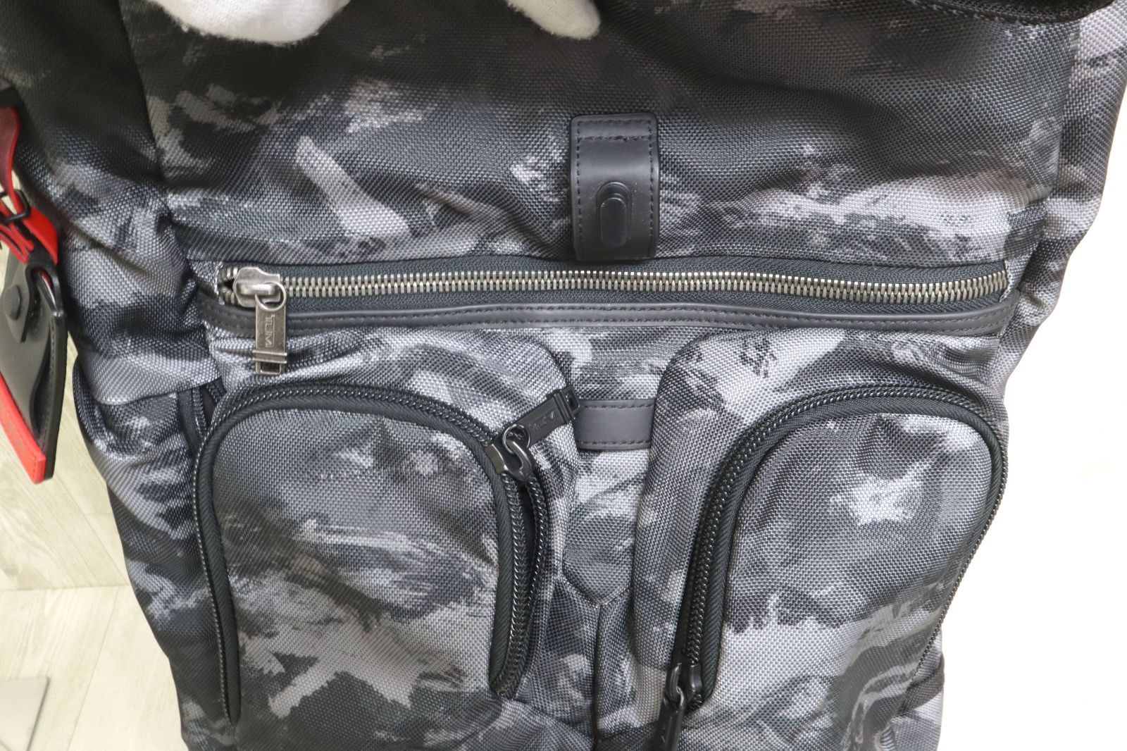 美品✨トゥミ バックパック カモフラ柄 ALPHA BRAVO ロールトップ 美品✨トゥミ バックパック カモフラ柄 ALPHA BRAVO ロールトップ