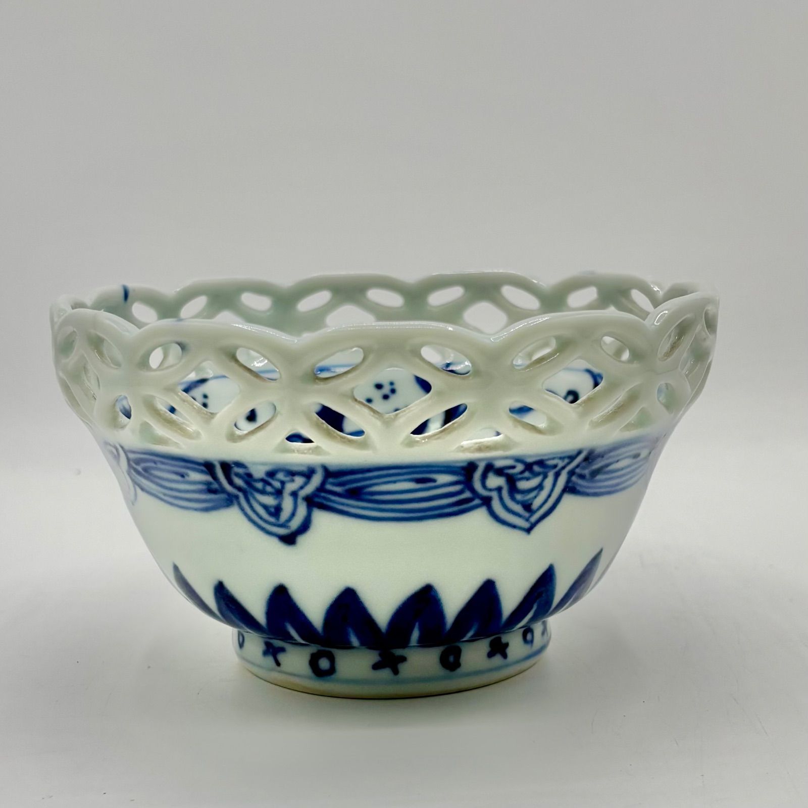 古伊万里 伊万里焼 染付 透かし鉢 唐草文 江戸後期 明治期 骨董 - メルカリ